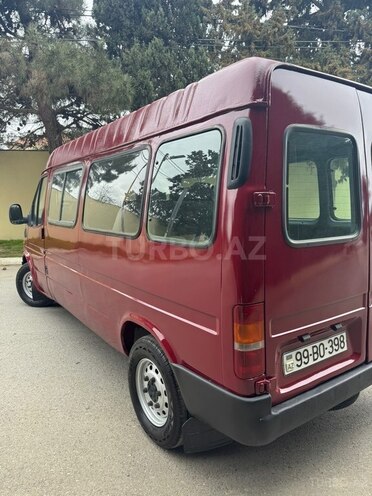 Ford Transit-5