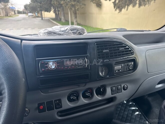 Ford Transit-16