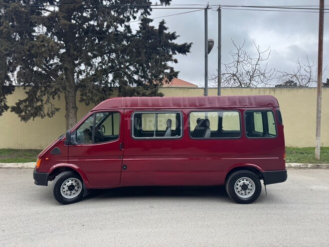 Ford Transit-8