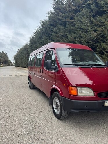 Ford Transit-9