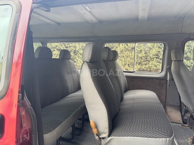 Ford Transit-13