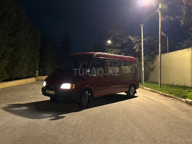 Ford Transit-11