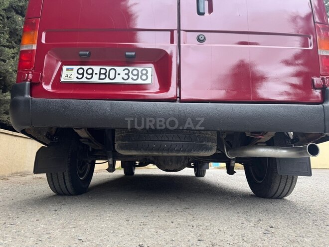 Ford Transit-10