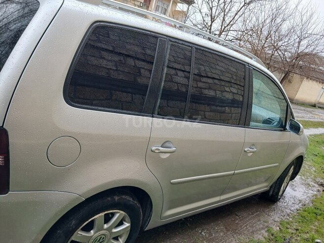 Volkswagen Touran-4