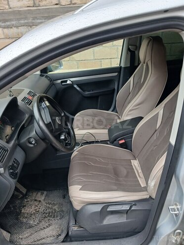 Volkswagen Touran-5