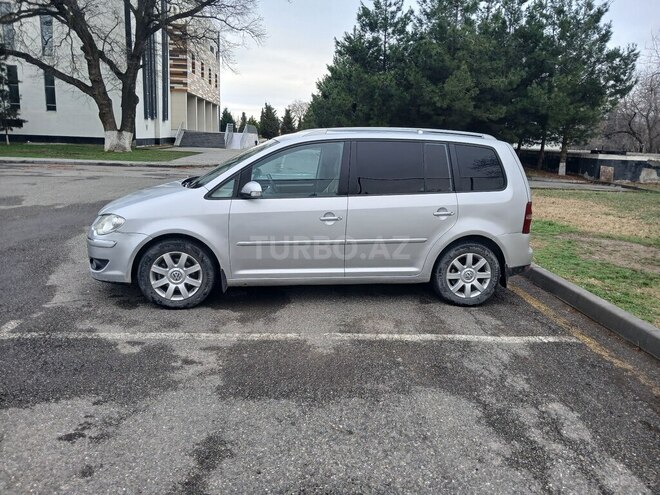 Volkswagen Touran-6