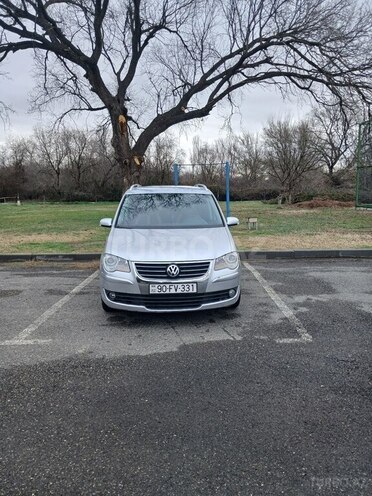 Volkswagen Touran-1