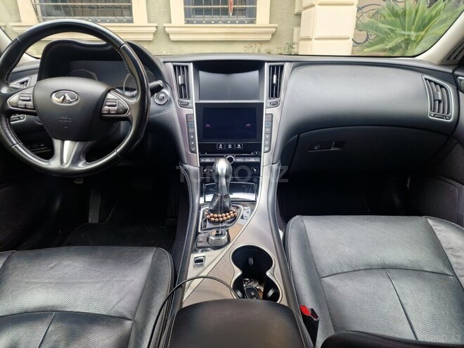 Infiniti Q50-7