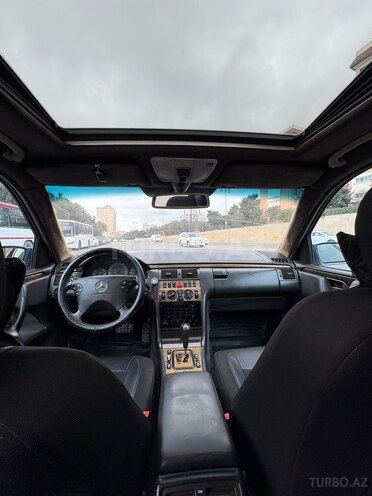 Mercedes E 320 2001, 420,000 km - 3.2 l - Bakı