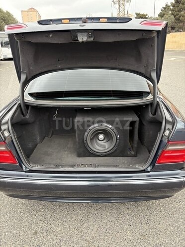 Mercedes E 320 2001, 420,000 km - 3.2 l - Bakı