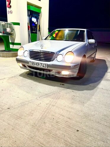 Mercedes E 240 2001, 260,000 km - 2.4 l - Şəmkir