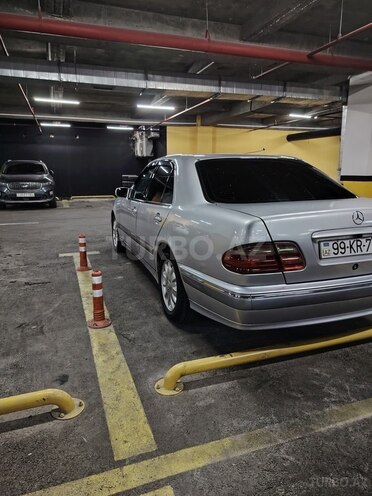 Mercedes E 240 2001, 260,000 km - 2.4 l - Şəmkir