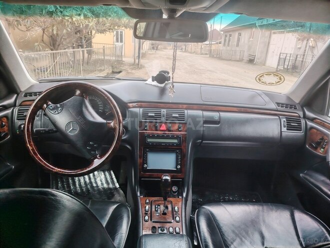 Mercedes E 240 2001, 260,000 km - 2.4 l - Şəmkir