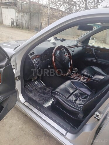 Mercedes E 240 2001, 260,000 km - 2.4 l - Şəmkir