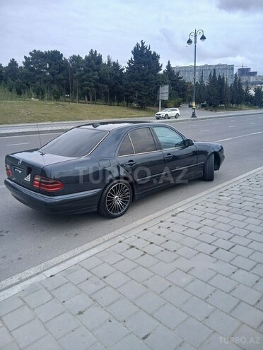Mercedes E 220 1999, 325,000 km - 2.2 l - Bakı