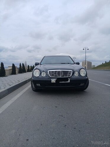Mercedes E 220 1999, 325,000 km - 2.2 l - Bakı