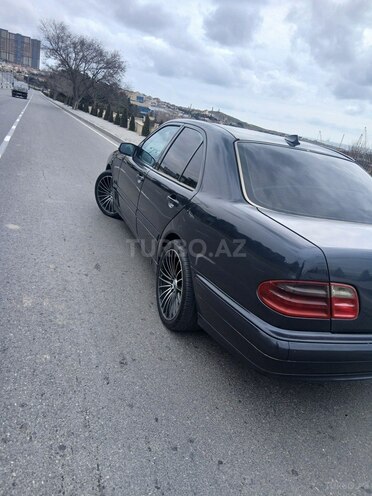 Mercedes E 220 1999, 325,000 km - 2.2 l - Bakı