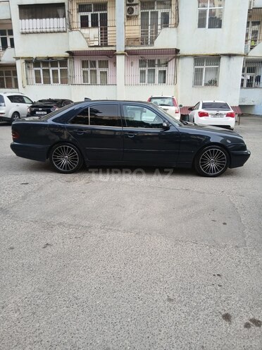 Mercedes E 220 1999, 325,000 km - 2.2 l - Bakı