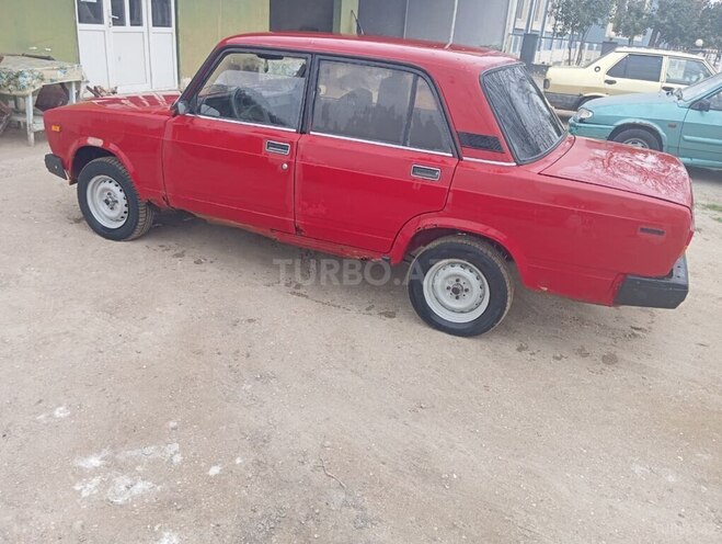LADA (VAZ) 2107 2004, 100,000 km - 1.6 l - Salyan