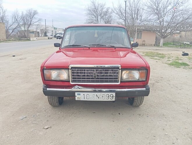 LADA (VAZ) 2107 2004, 100,000 km - 1.6 l - Salyan
