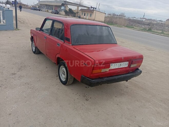 LADA (VAZ) 2107 2004, 100,000 km - 1.6 l - Salyan