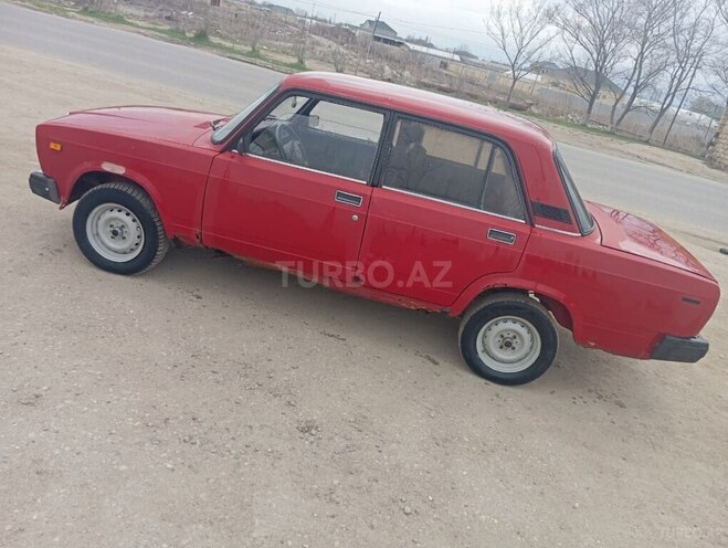 LADA (VAZ) 2107 2004, 100,000 km - 1.6 l - Salyan