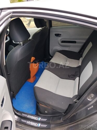 Toyota Prius C-5