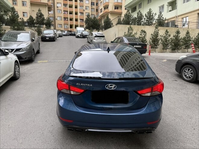 Hyundai Elantra 2015, 106,300 km - 1.8 l - Bakı