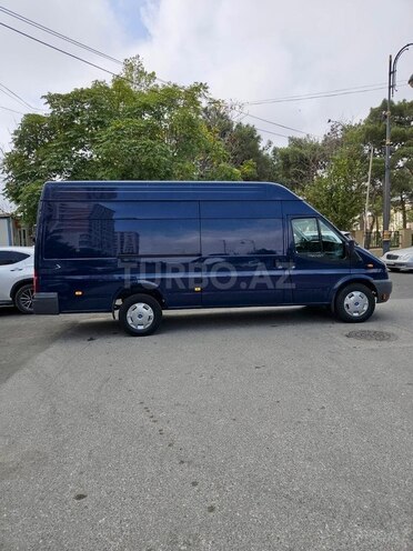 Ford Transit-4