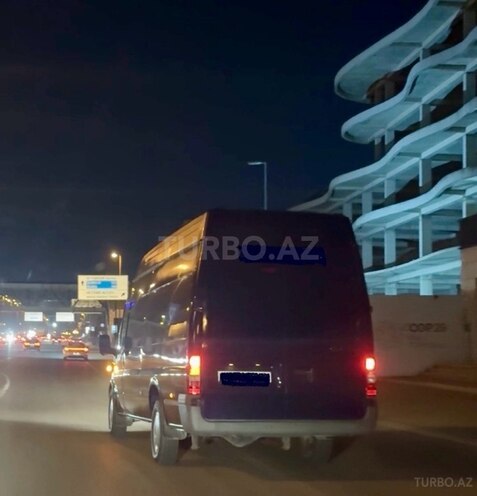 Ford Transit-6