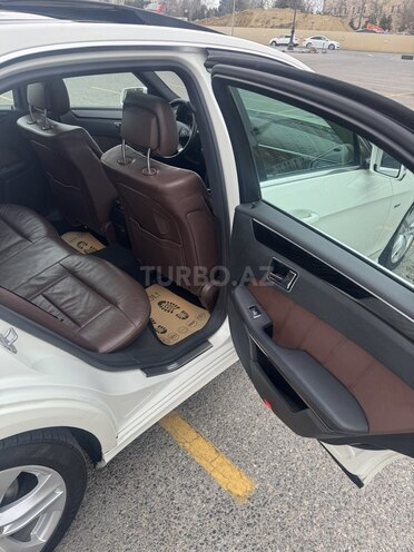 Mercedes E 350-11