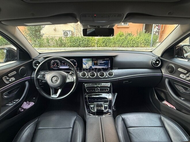 Mercedes E 220 d-6
