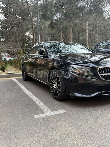 Mercedes E 220 d-2