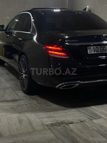 Mercedes E 220 d-9