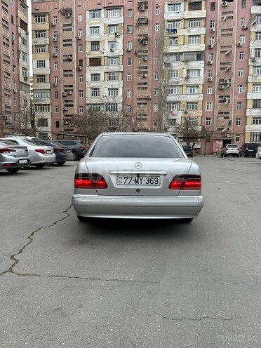 Mercedes E 270 2000, 398,500 km - 2.7 l - Xırdalan