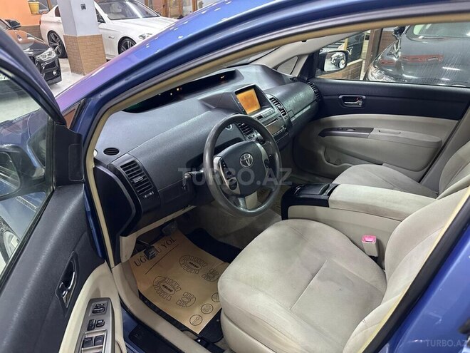 Toyota Prius-6