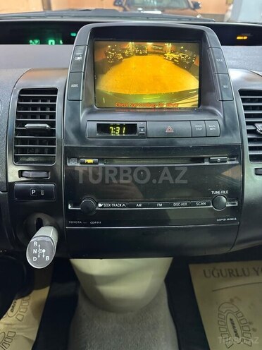 Toyota Prius-13