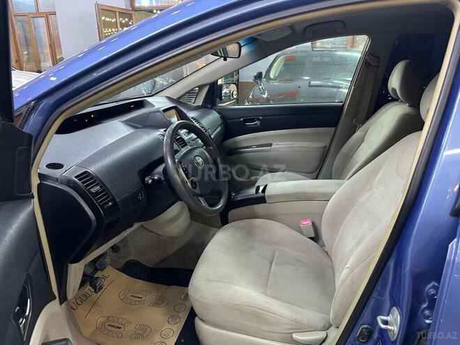 Toyota Prius-10