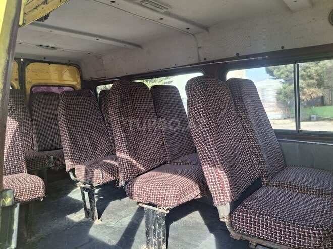 Ford Transit-5