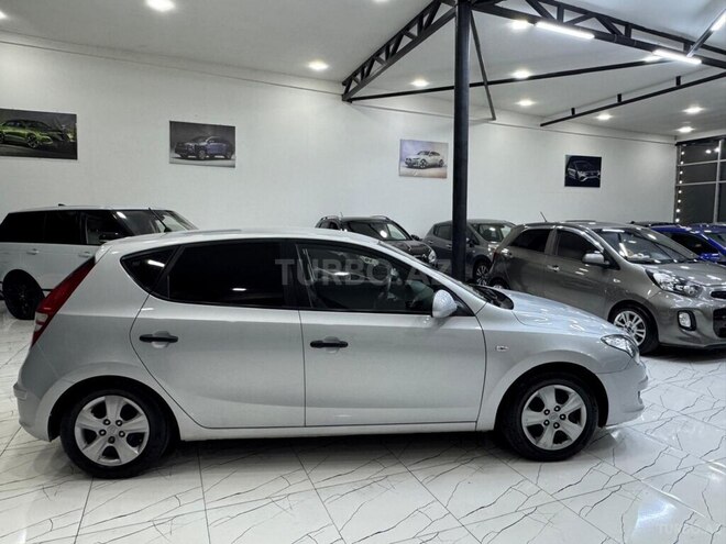 Hyundai i30-6