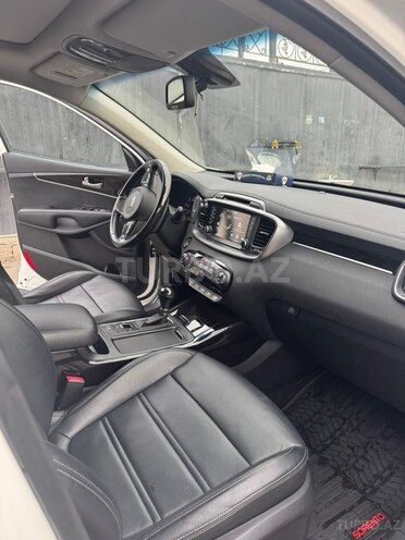 Kia Sorento-16