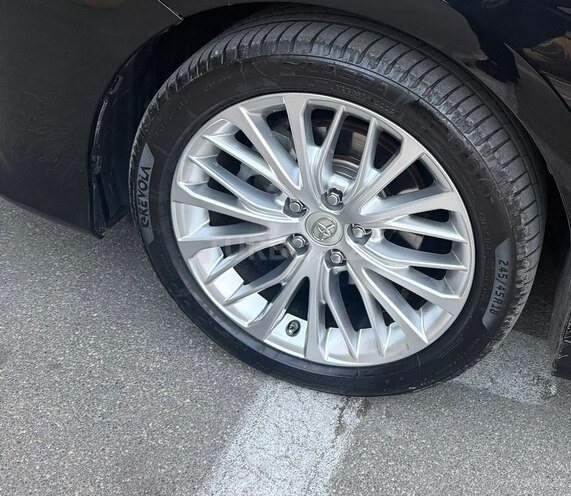 Toyota Camry-7