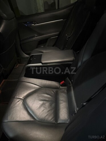 Toyota Camry-9
