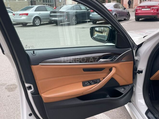 BMW 530-11
