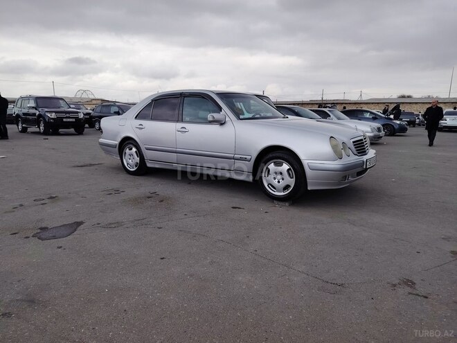 Mercedes E 240 2000, 420,000 km - 2.6 l - Bakı