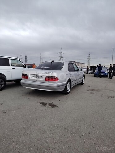 Mercedes E 240 2000, 420,000 km - 2.6 l - Bakı