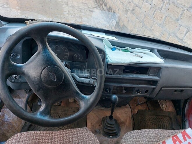 Ford Transit-4