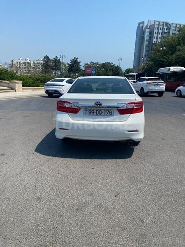Toyota Camry-5
