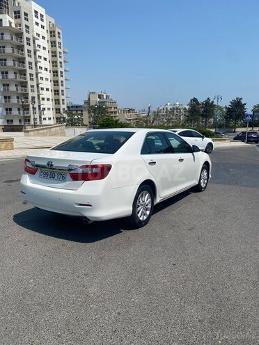 Toyota Camry-6