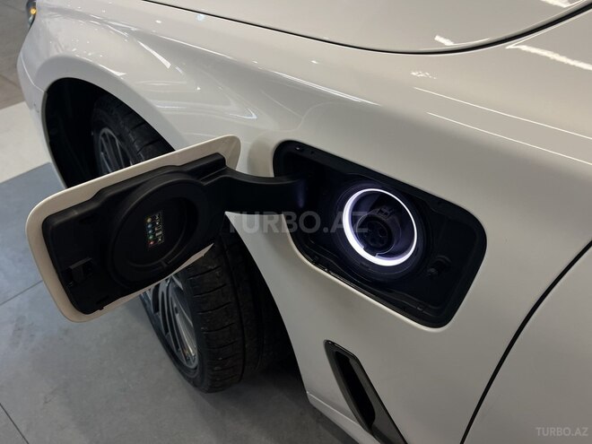 BMW 740-23